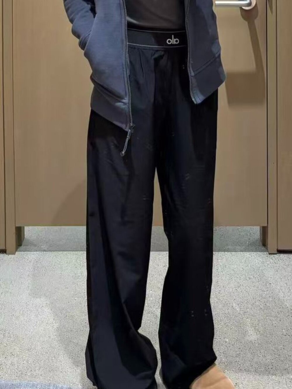 ALO Yoga Suit Up Trouser Black 🎍(Regular) Timeless Design - Picture 8 of 8